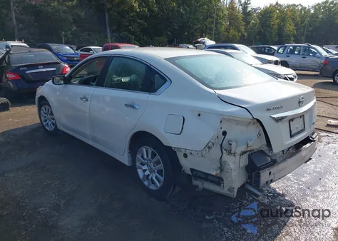 2013 Nissan Altima 2.5 S z USA, uszkodzony, nr VIN 1N4AL3AP4DN478204